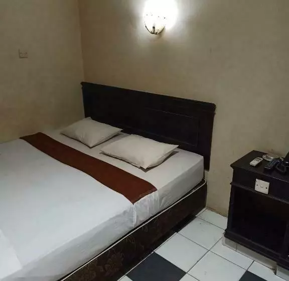 ユースホステル Srikandi