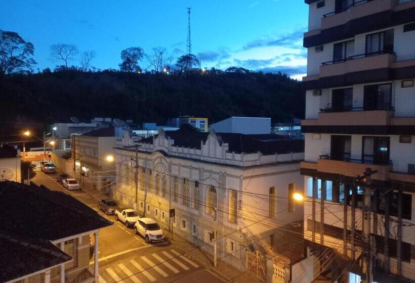 膳宿费 Uba Apart Imóveis