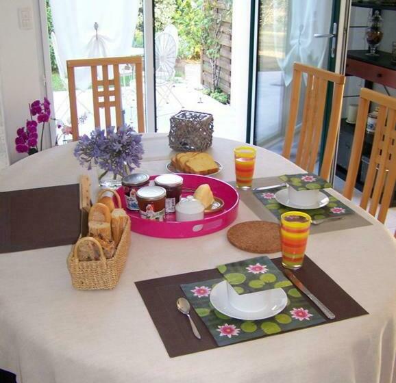 تختخواب و صبحانه Un Oasis De Quiétude Belle Chambre 22m2