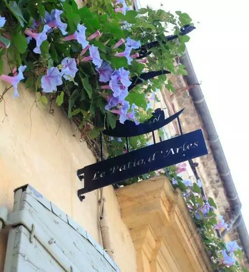 تختخواب و صبحانه Le Patio D Arles
