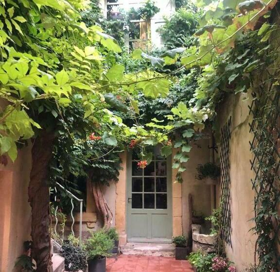 Bed and Breakfast Le Patio D Arles