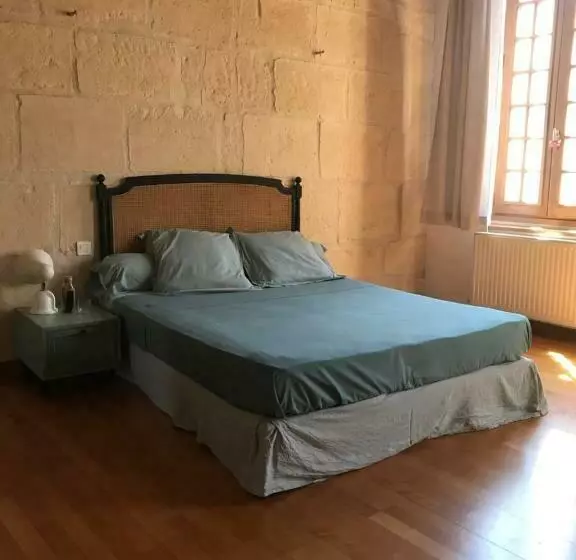 تختخواب و صبحانه Le Patio D Arles