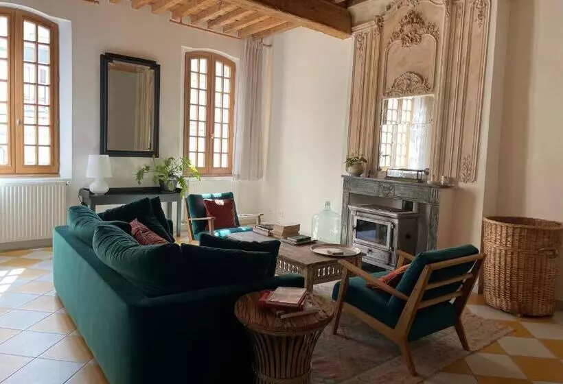 تختخواب و صبحانه Le Patio D Arles
