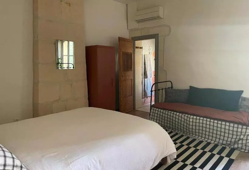 تختخواب و صبحانه Le Patio D Arles