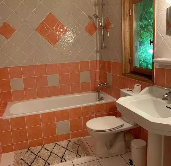 تختخواب و صبحانه Le Patio D Arles