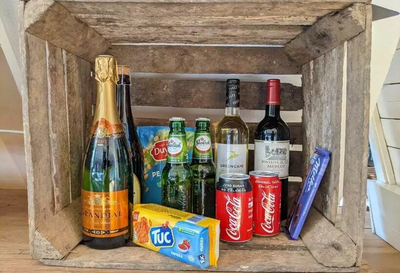 تختخواب و صبحانه Storestay Damsquare