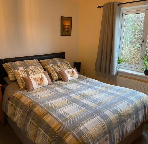 Jacquie S B&b  Dumfries Room With A View   Hot Tub