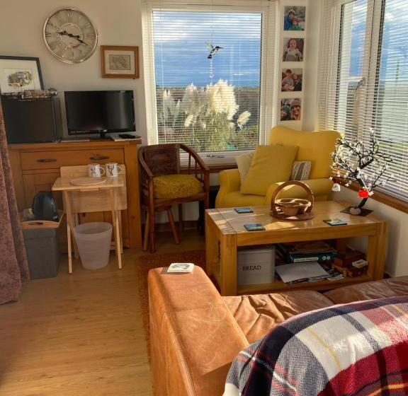 Jacquie S B&b  Dumfries Room With A View   Hot Tub