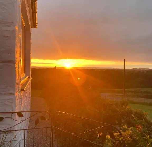 Jacquie S B&b  Dumfries Room With A View   Hot Tub