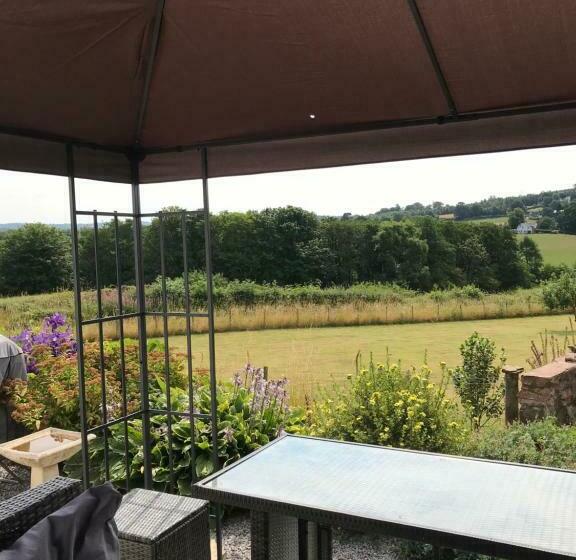 Jacquie S B&b  Dumfries Room With A View   Hot Tub