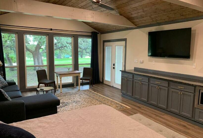 פנסיון Salado Cottage Retreat Near Downtown