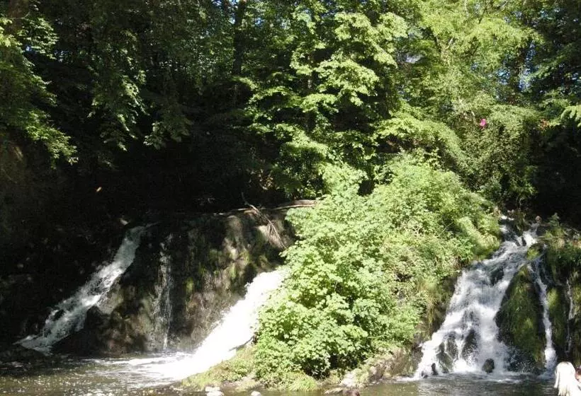 ベッドアンドブレックファースト Au Charme D Antan