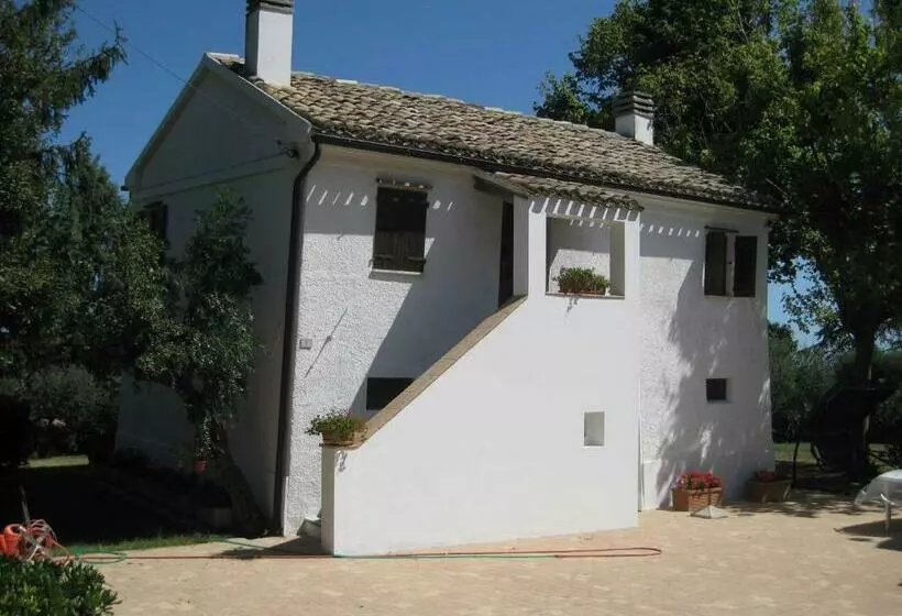 Aamiaismajoitus (B&B) Casa Dei Pini Country House