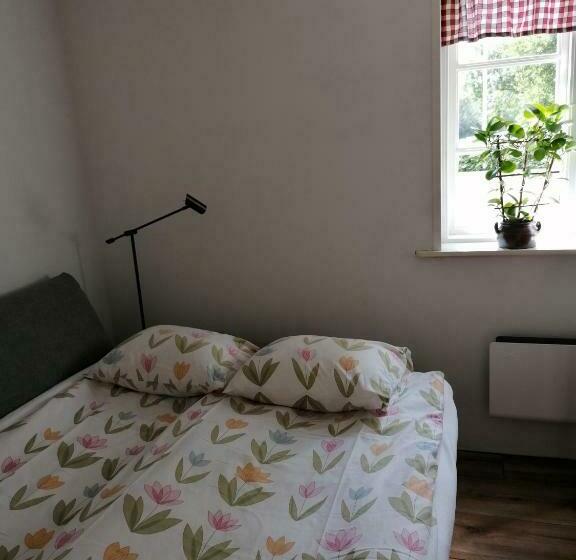 ベッドアンドブレックファースト Naturnära Charmigt Boende