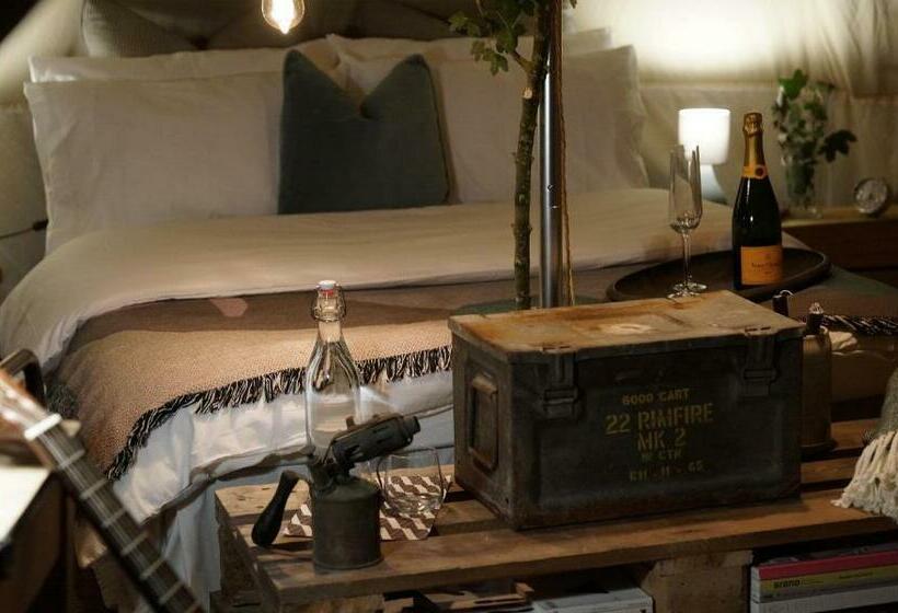 호텔 Marston Park Luxury Lakeside Bell Tents