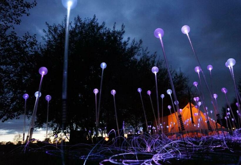 호텔 Marston Park Luxury Lakeside Bell Tents