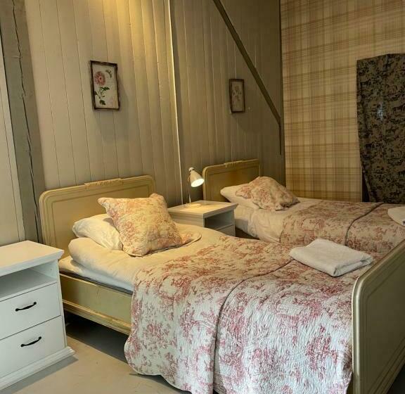 پانسیون Arphus Lodge