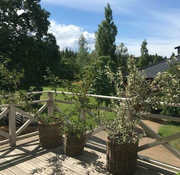 پانسیون Arphus Lodge