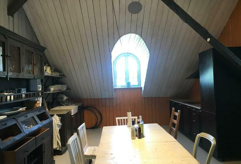 پانسیون Arphus Lodge