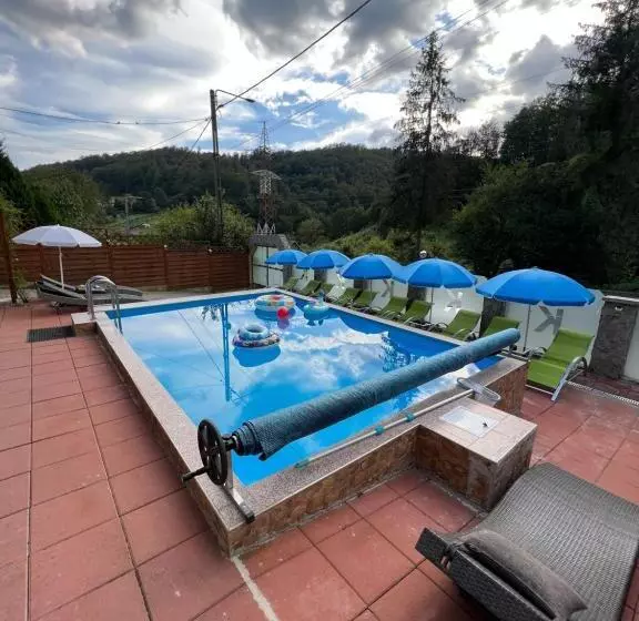 Majatalo Gasthaus Casa Kugler