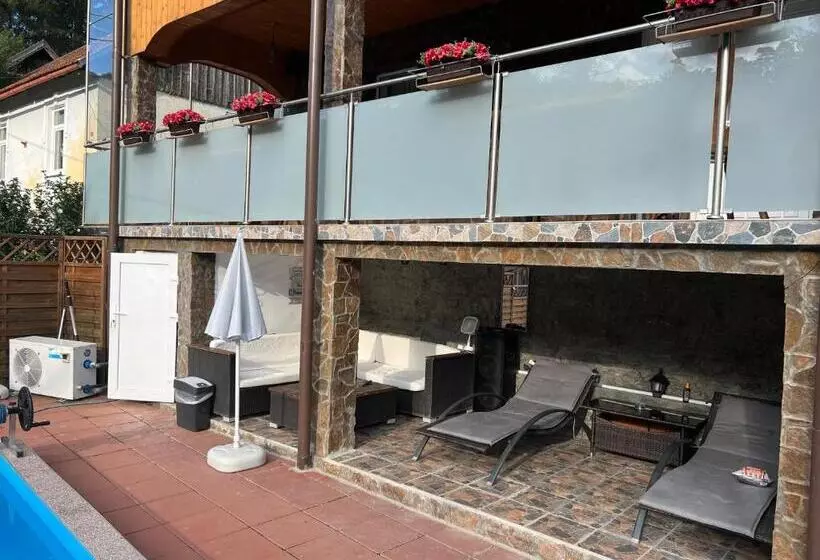 Majatalo Gasthaus Casa Kugler