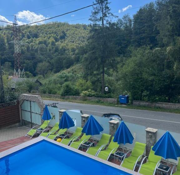 پانسیون Gasthaus Casa Kugler