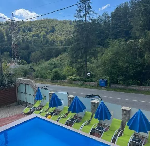 Majatalo Gasthaus Casa Kugler