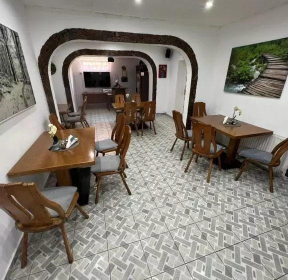 Majatalo Gasthaus Casa Kugler