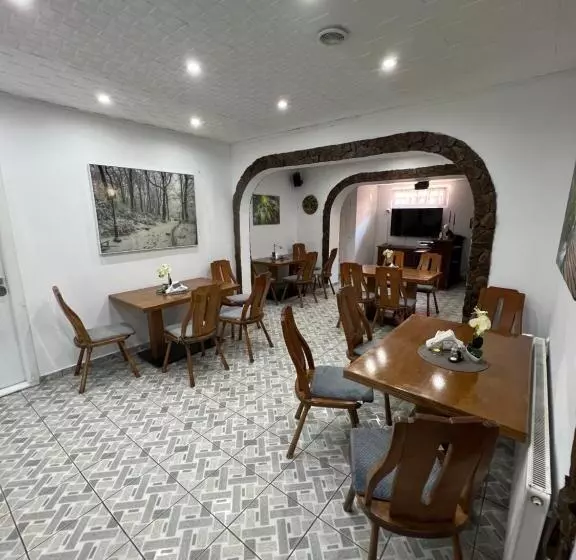 Majatalo Gasthaus Casa Kugler