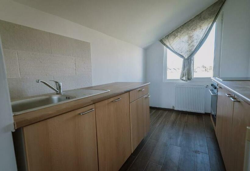 پانسیون Sunset Inn