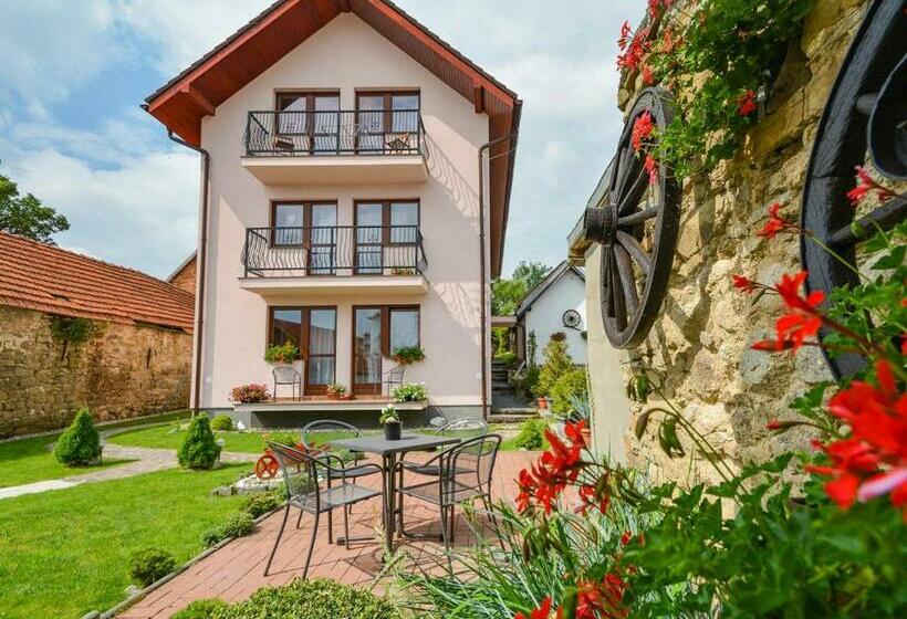 ペンション Ubytovanie Pod Tatrami