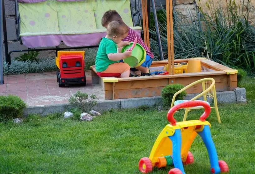 ペンション Ubytovanie Pod Tatrami