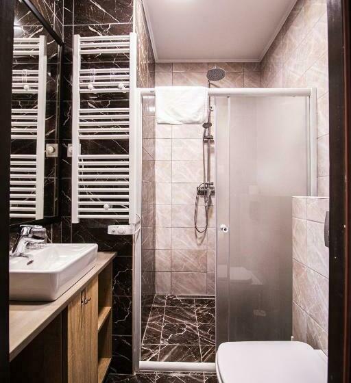 مبيت وإفطار Fakapu Pince és Panzió