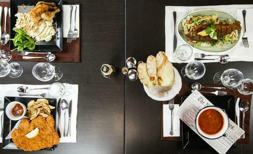 مبيت وإفطار Fakapu Pince és Panzió