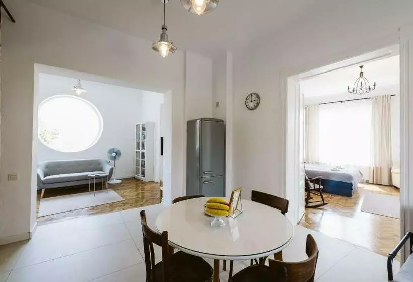 Aamiaismajoitus (B&B) Hangers