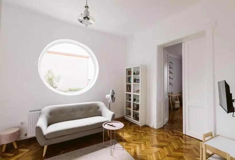 Aamiaismajoitus (B&B) Hangers