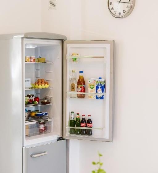 تختخواب و صبحانه Hangers