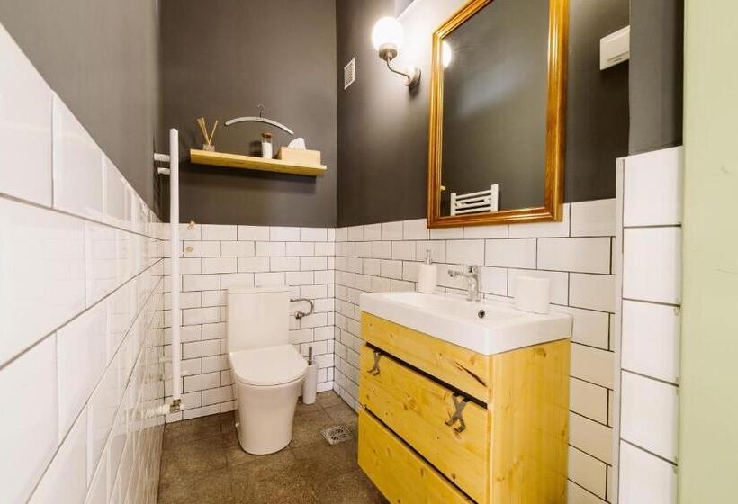 تختخواب و صبحانه Hangers