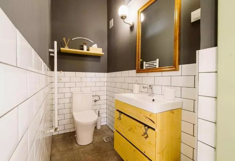 Aamiaismajoitus (B&B) Hangers