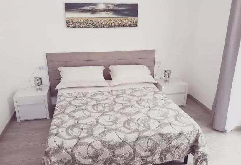 تختخواب و صبحانه Un Passo Dal Mare