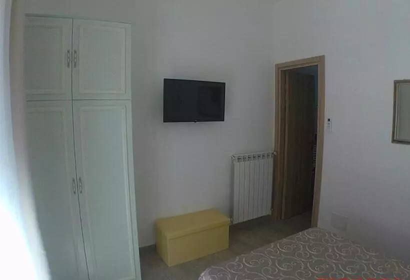 تختخواب و صبحانه Un Passo Dal Mare