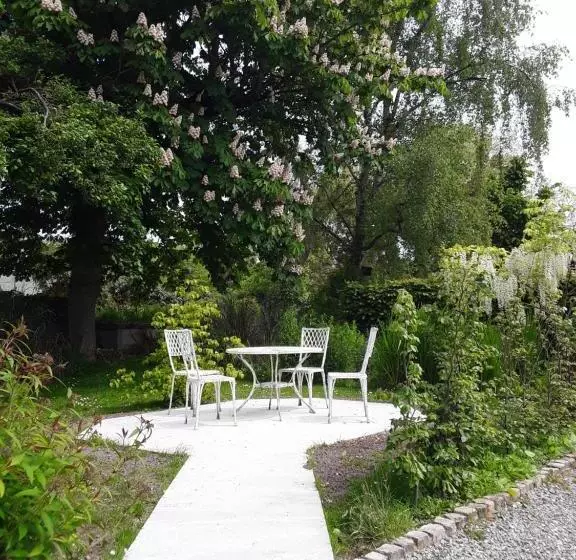 Majatalo Les Charmilles De Valencendre