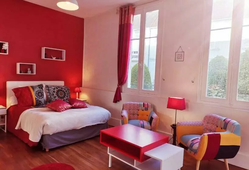 Aamiaismajoitus (B&B) Aux Portes Du Château