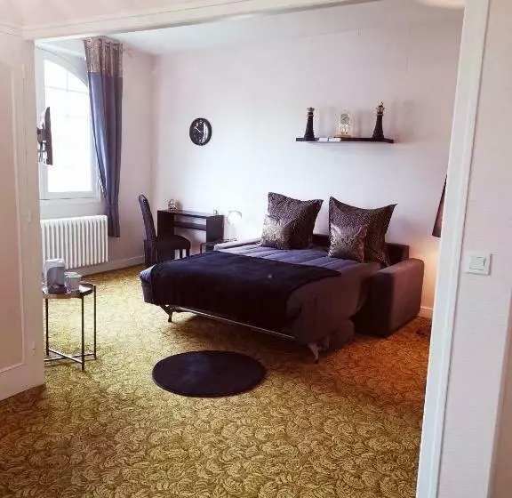 Aamiaismajoitus (B&B) Aux Portes Du Château