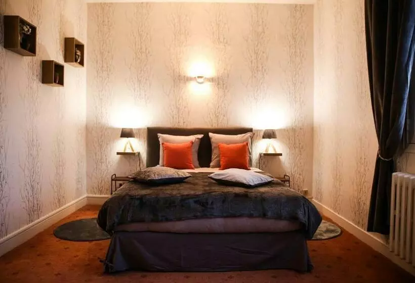 Aamiaismajoitus (B&B) Aux Portes Du Château