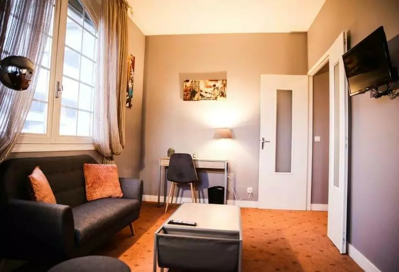 Aamiaismajoitus (B&B) Aux Portes Du Château