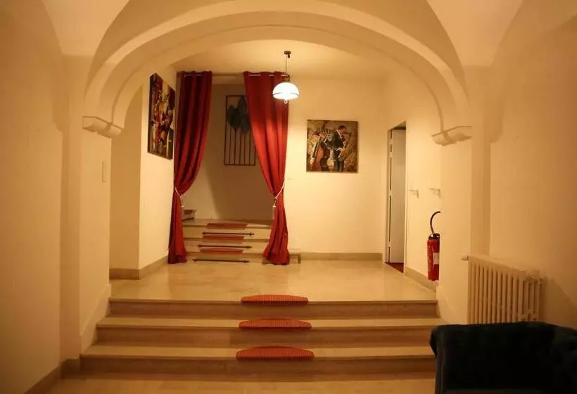 Aamiaismajoitus (B&B) Aux Portes Du Château