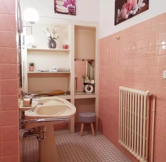 Aamiaismajoitus (B&B) Aux Portes Du Château