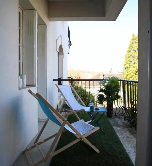 Aamiaismajoitus (B&B) Aux Portes Du Château