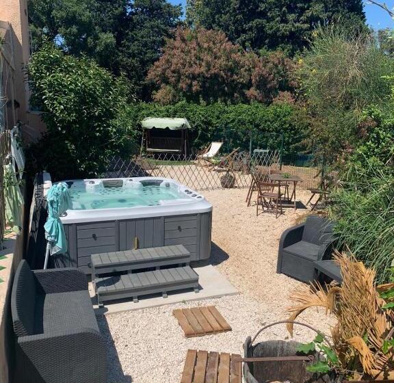 مبيت وإفطار La Bastide Neuve Des Oliviers